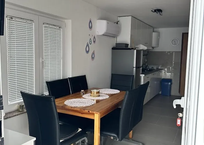 With Parking Space - 25369 公寓 *